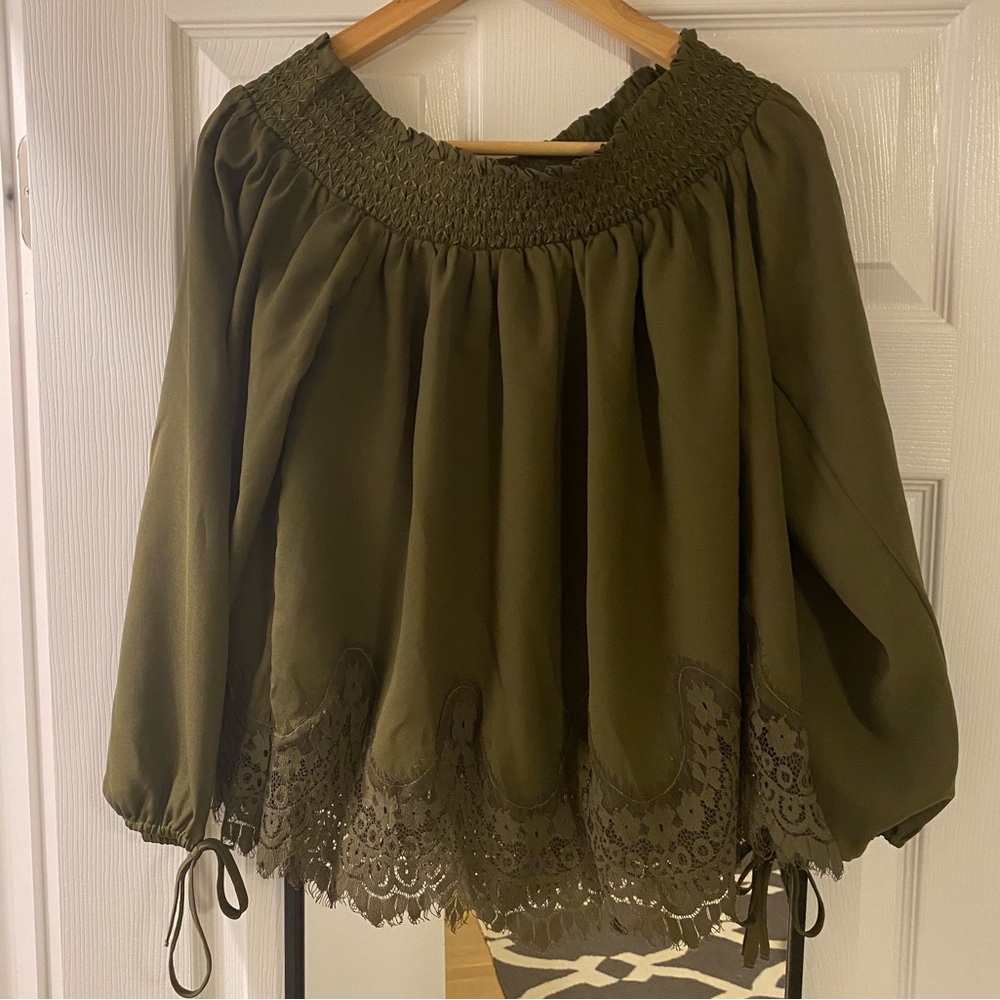 Abercrombie & Fitch off the shoulder top.